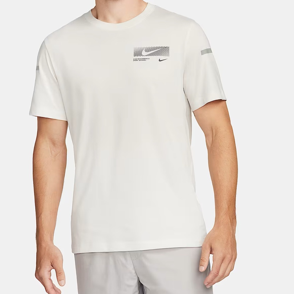 Nike Men's T-Shirt